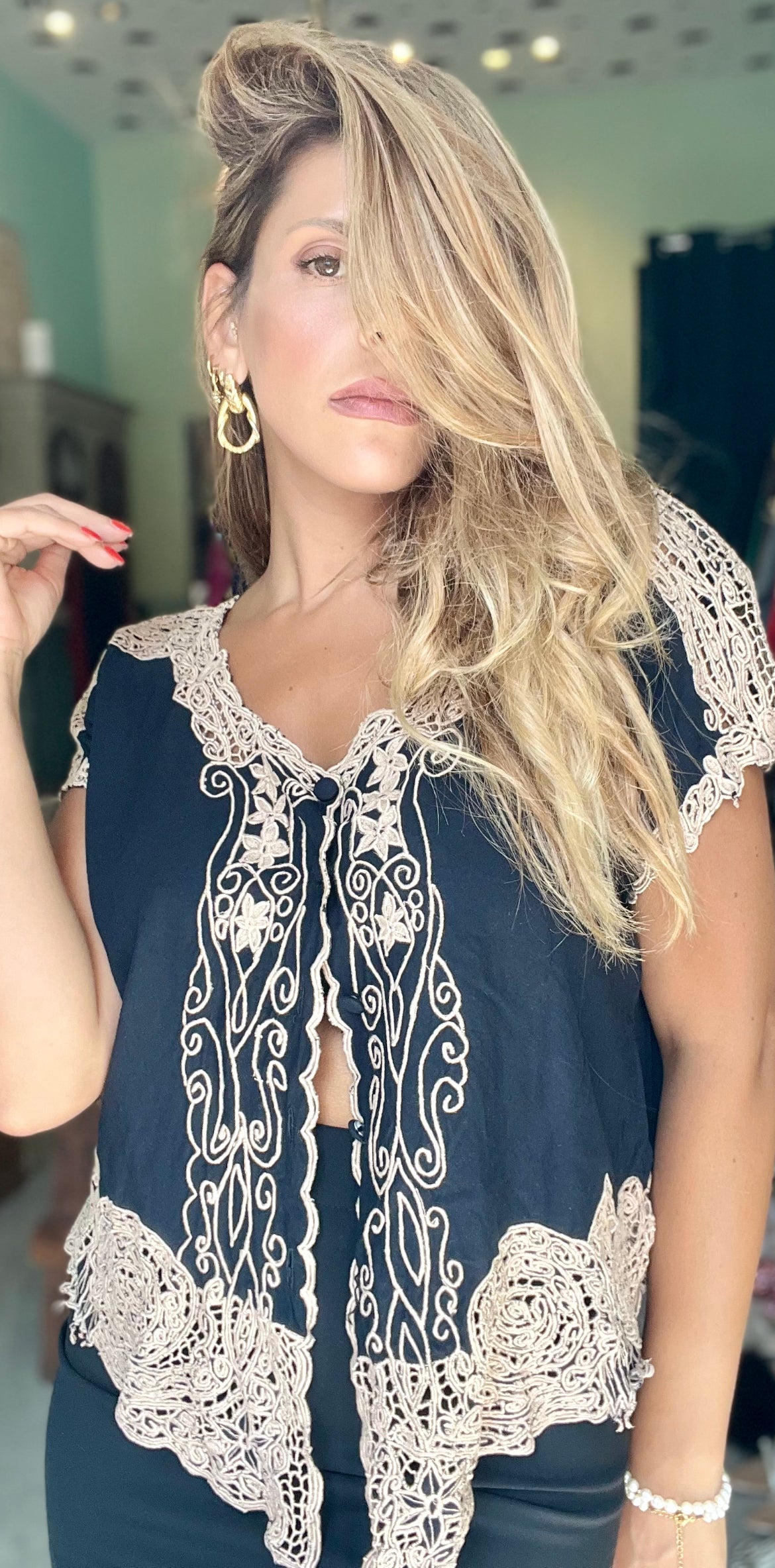 Black & White Embroidery Short-Sleeve Vintage Top