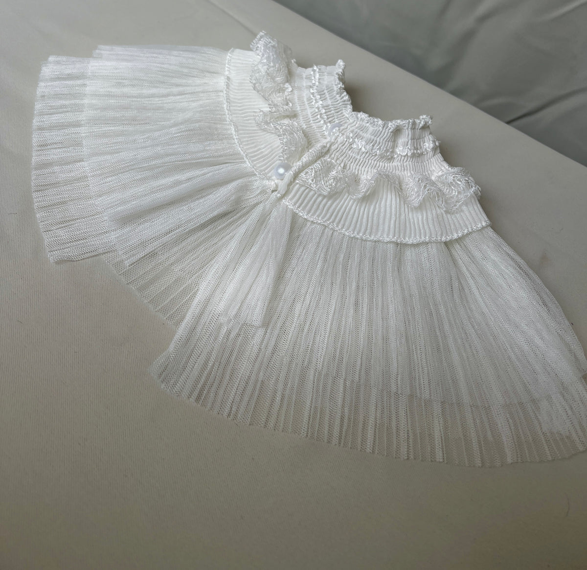 Tutu collar for a retro design garment