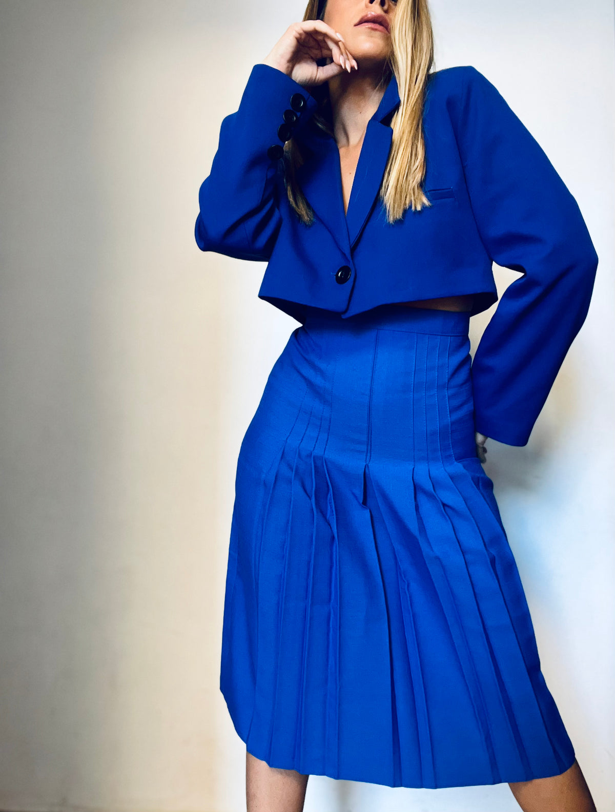 Blue Long-Sleeve Cropped Blazer