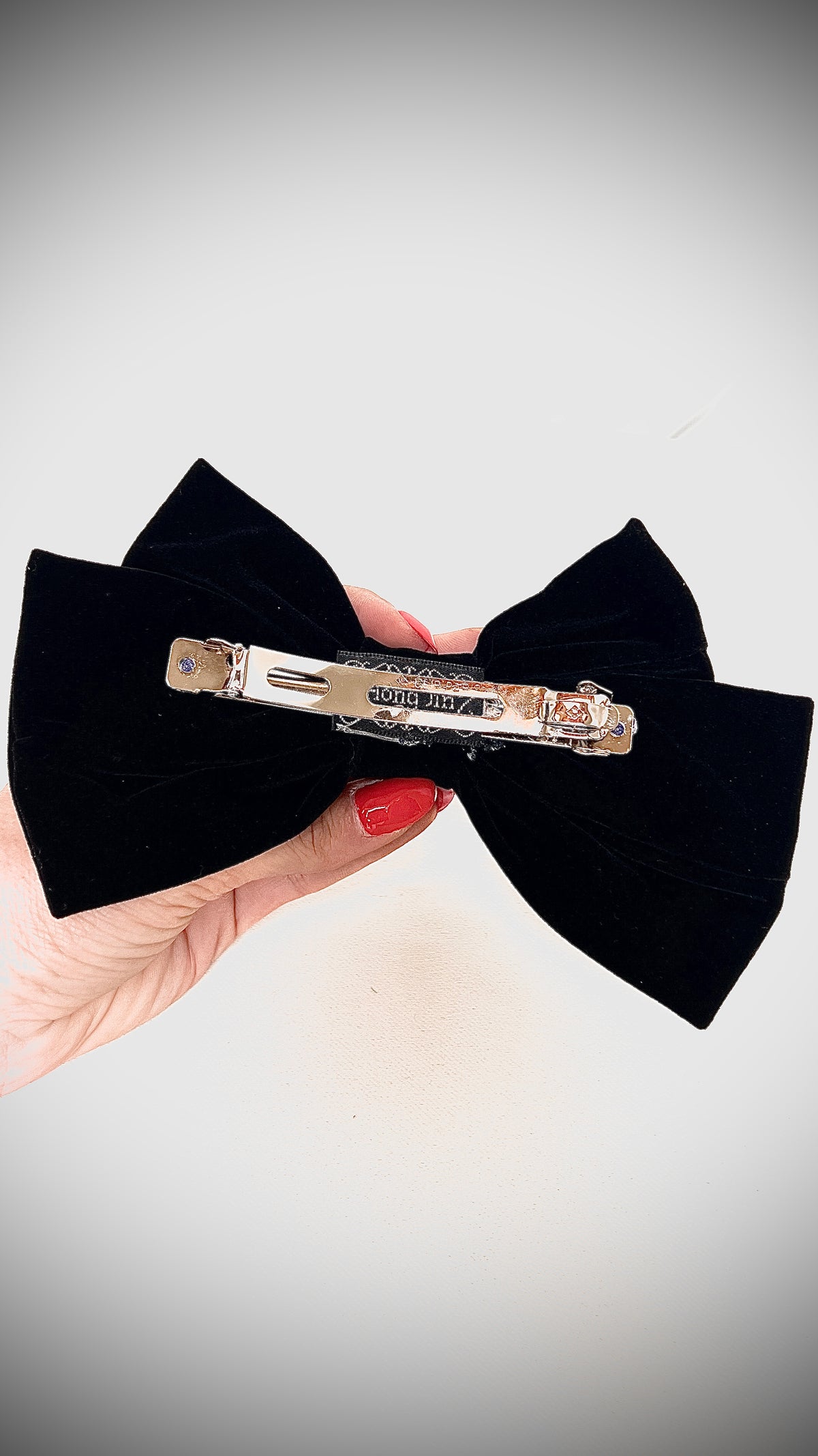 Black velvet hairpin retro design