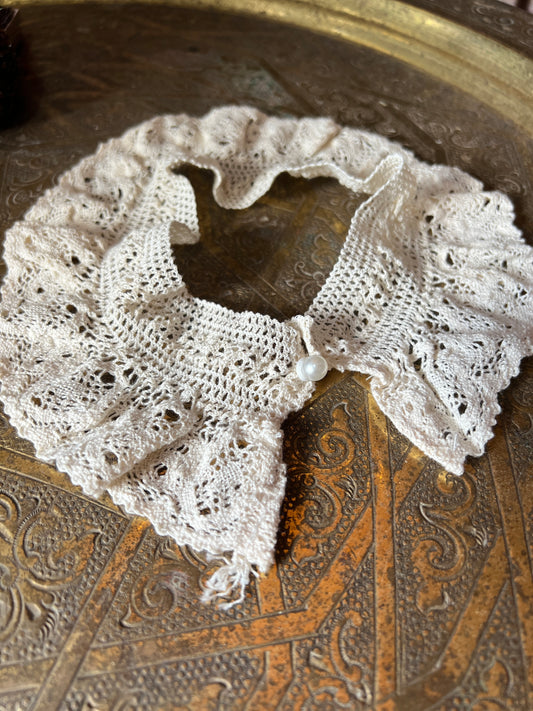 Antique cream colored collar