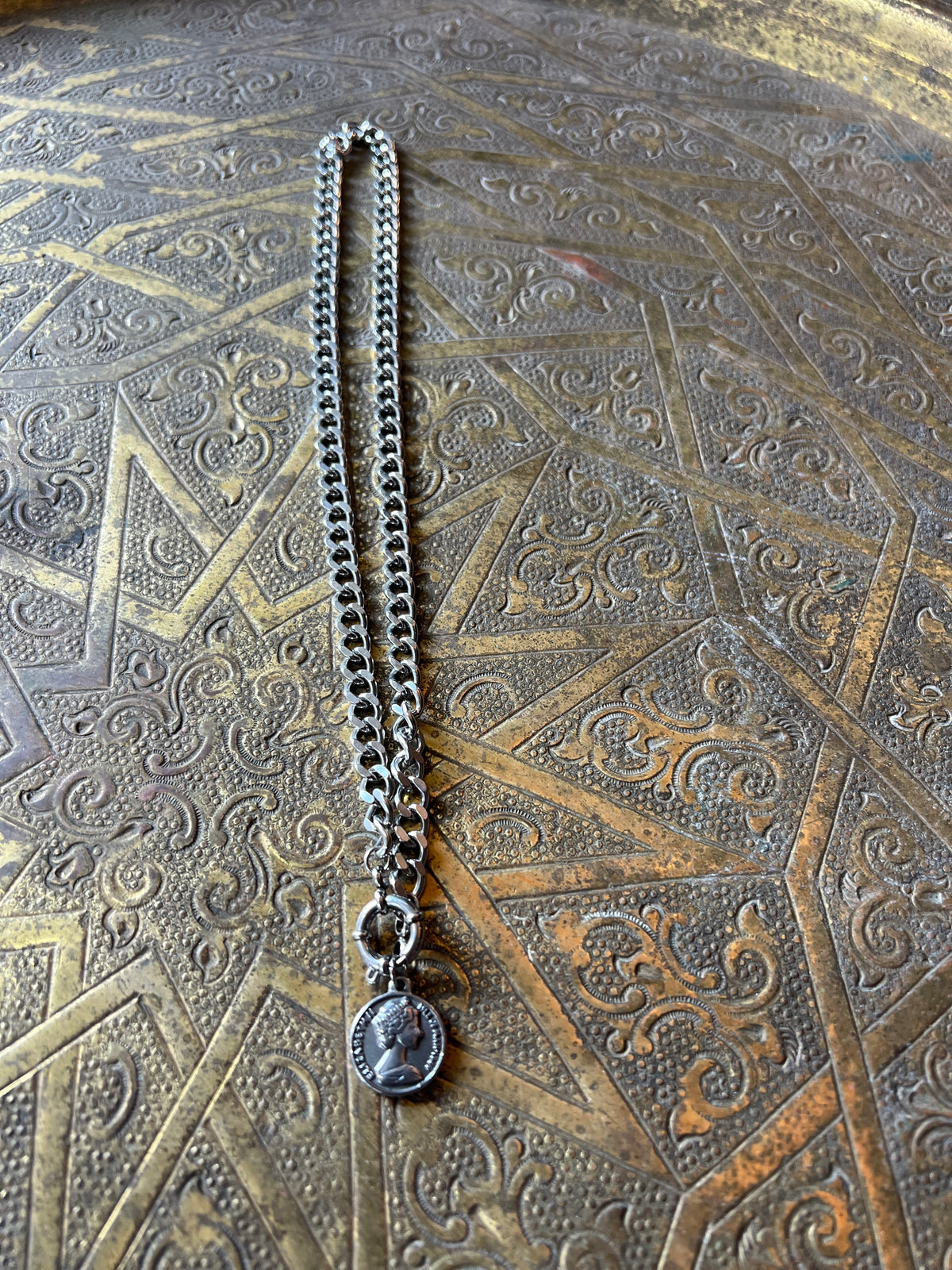 Silver gourmet necklace with coin combination