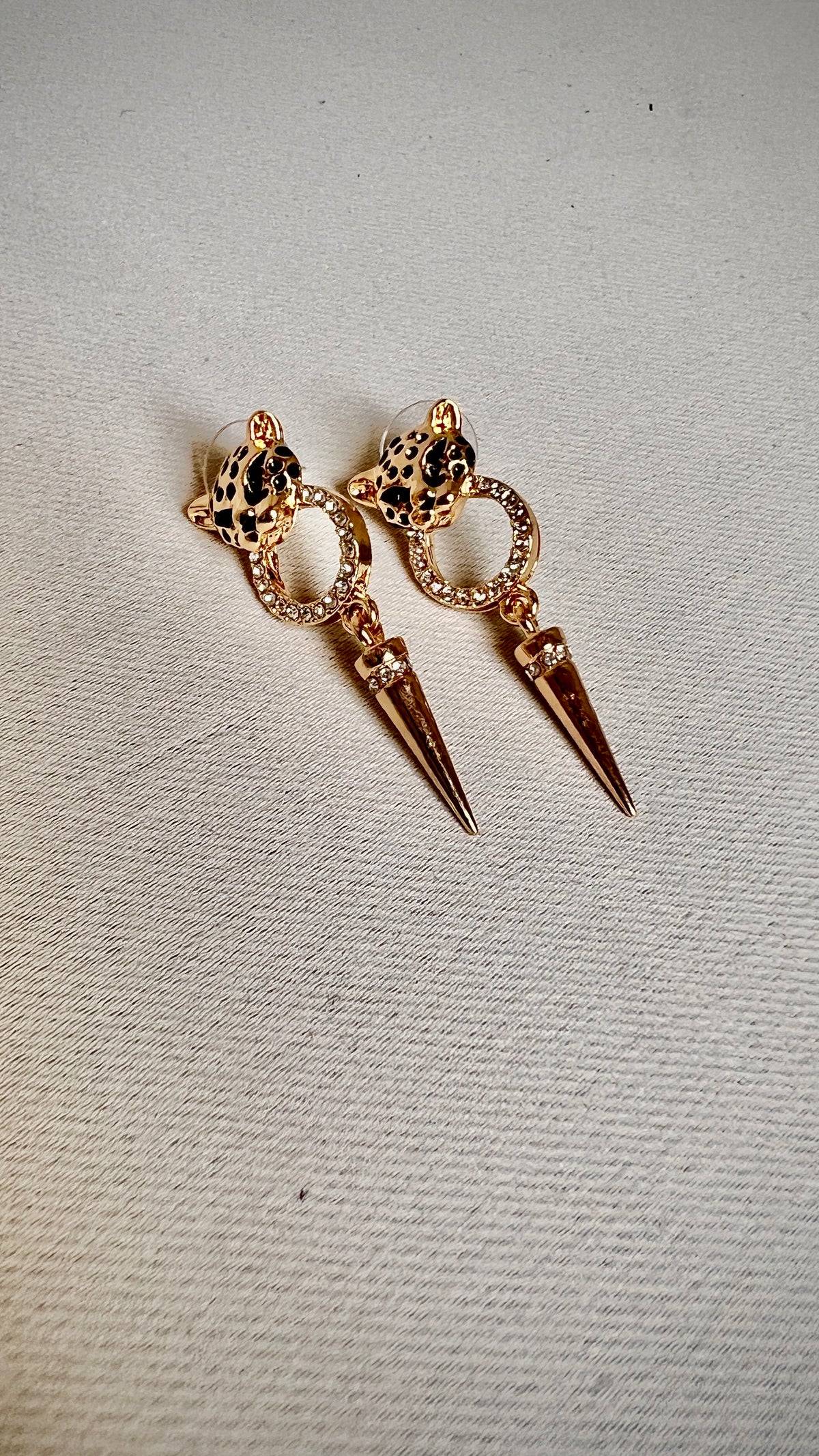 Retro gold speckled pin earrings