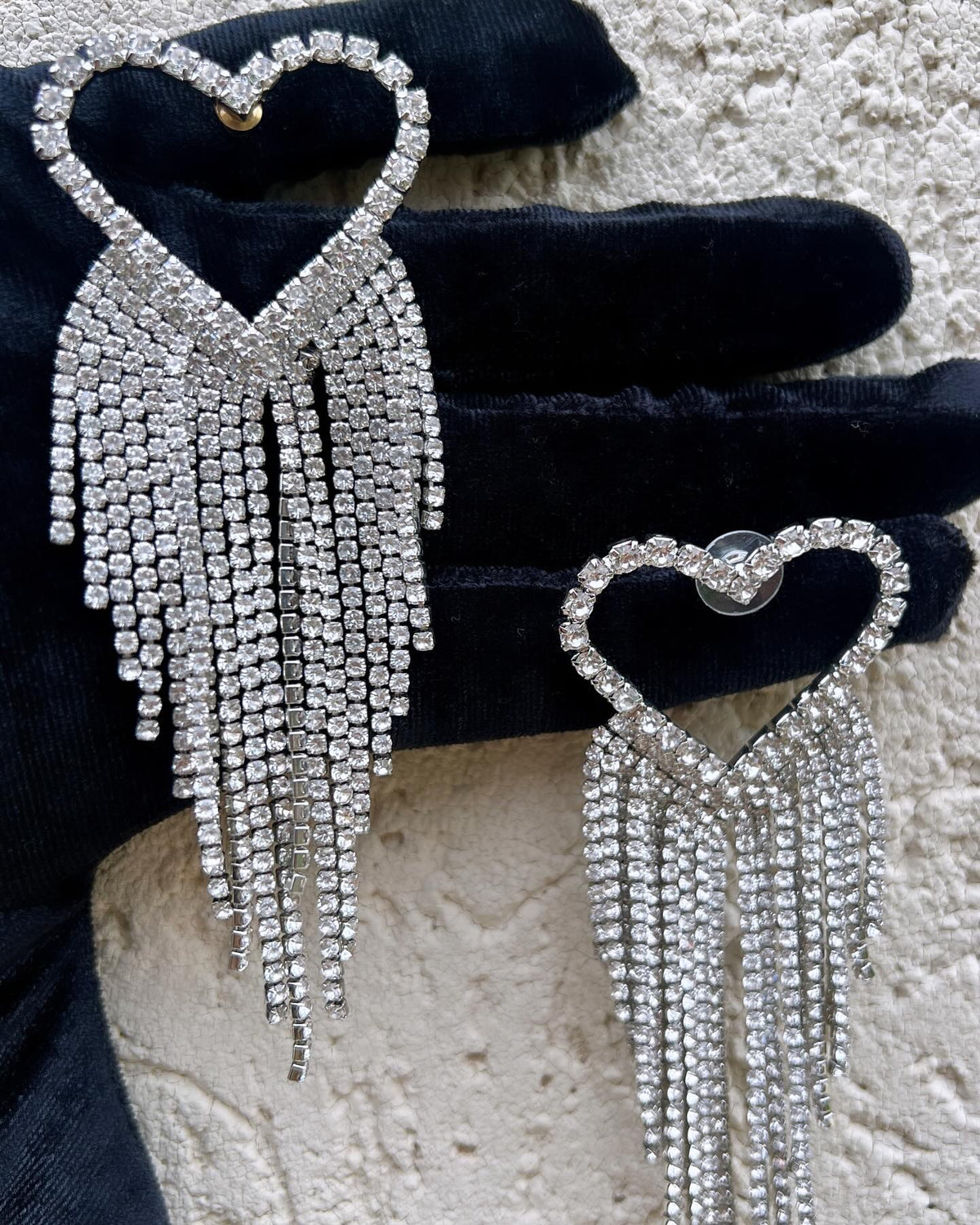 Chandelier heart earrings with silver stones