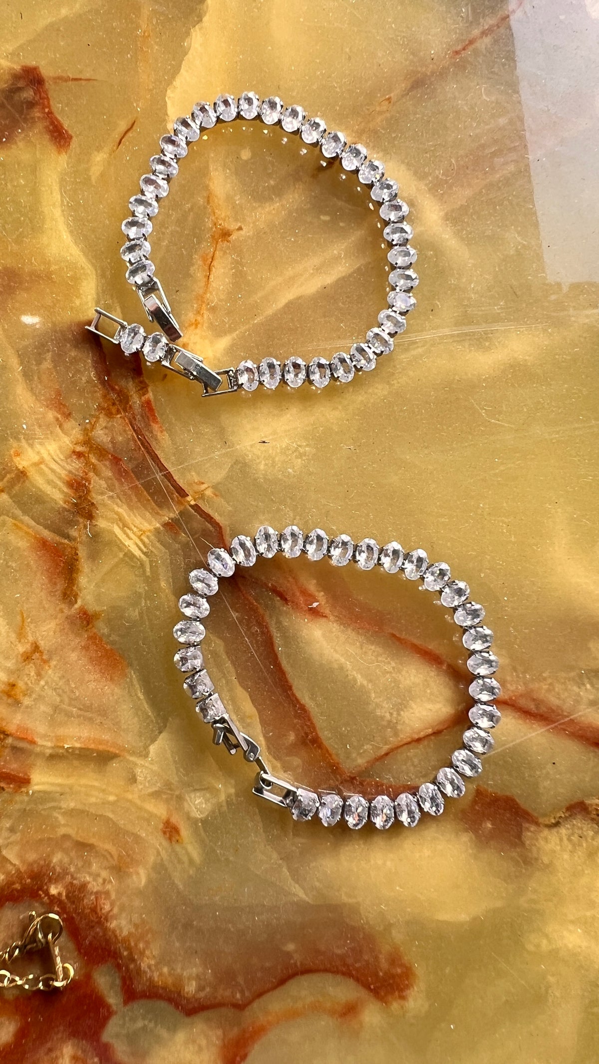 Tennis bracelet coated with zircons