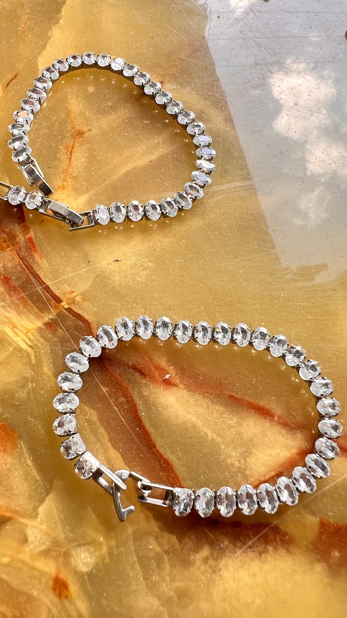 Tennis bracelet coated with zircons