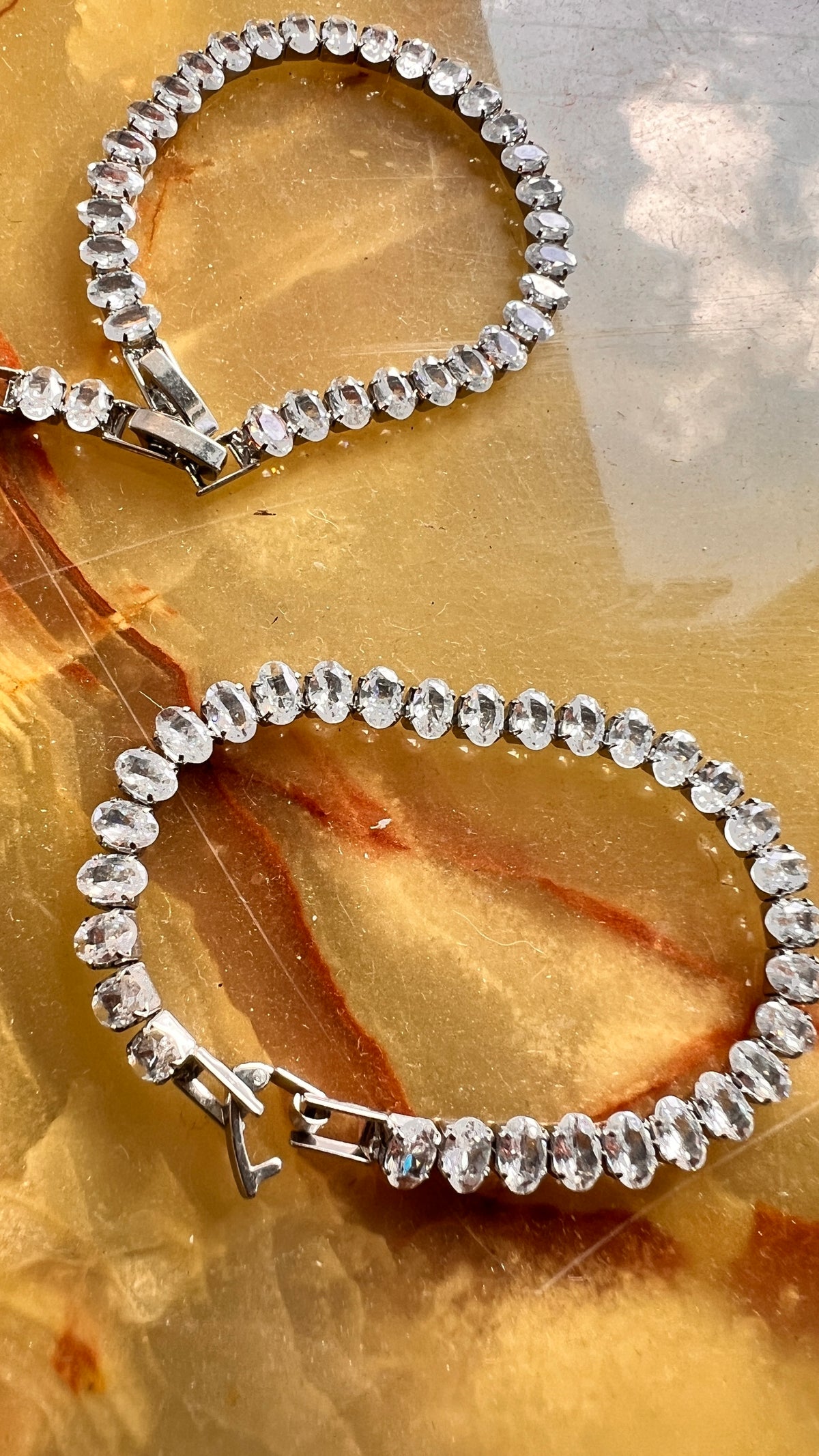Tennis bracelet coated with zircons