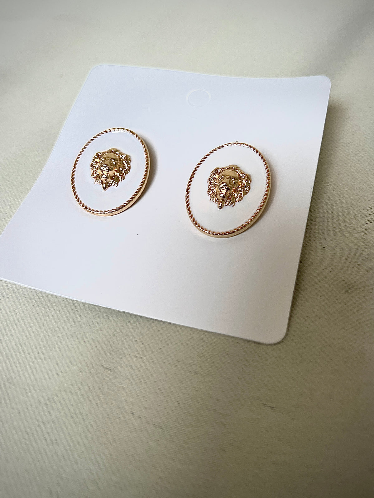 White and gold retro earrings