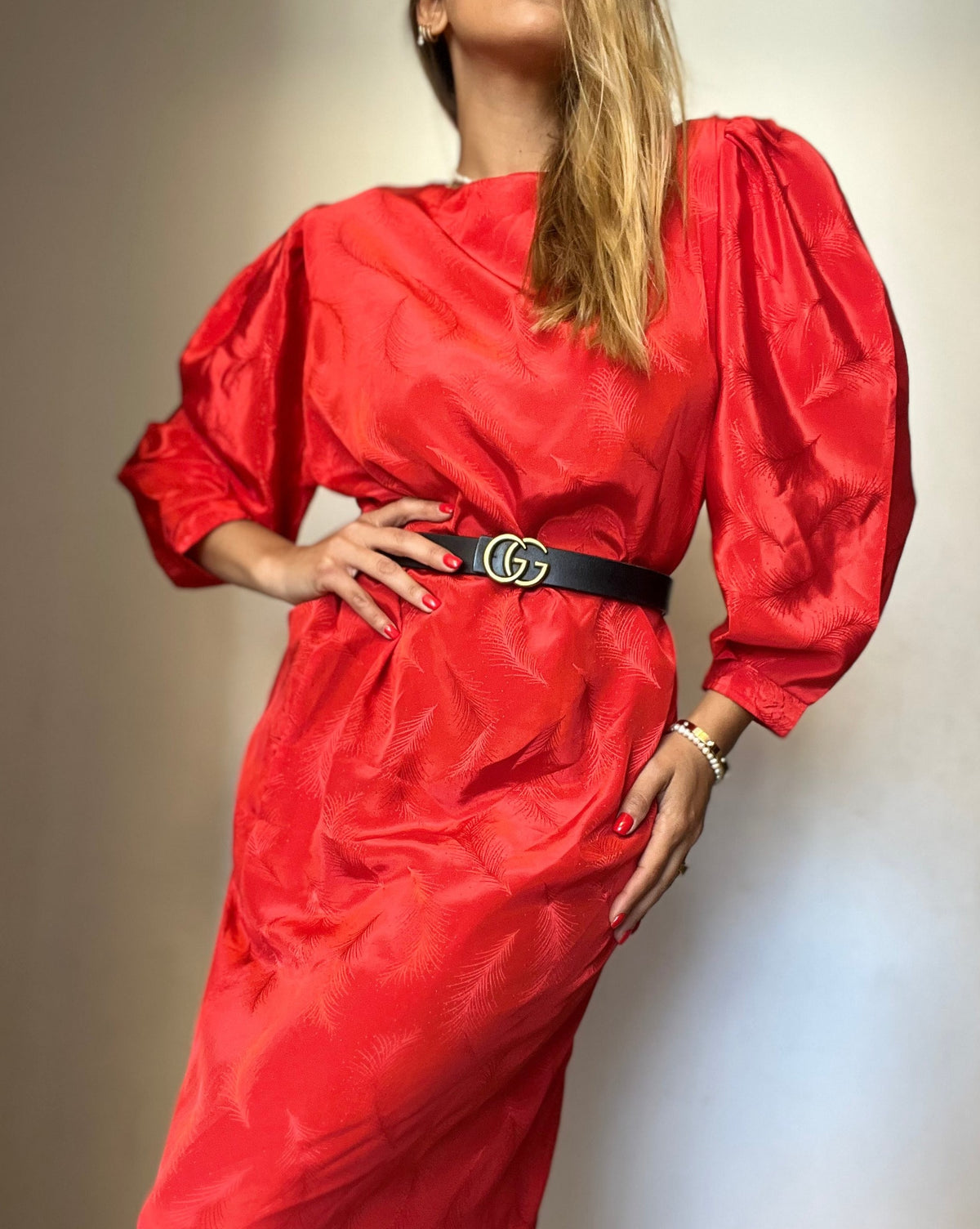 Eva's Wide Long Red Dress