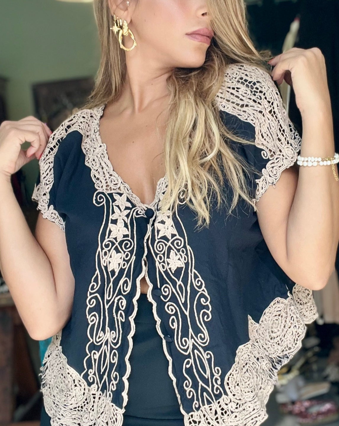 Black & White Embroidery Short-Sleeve Vintage Top