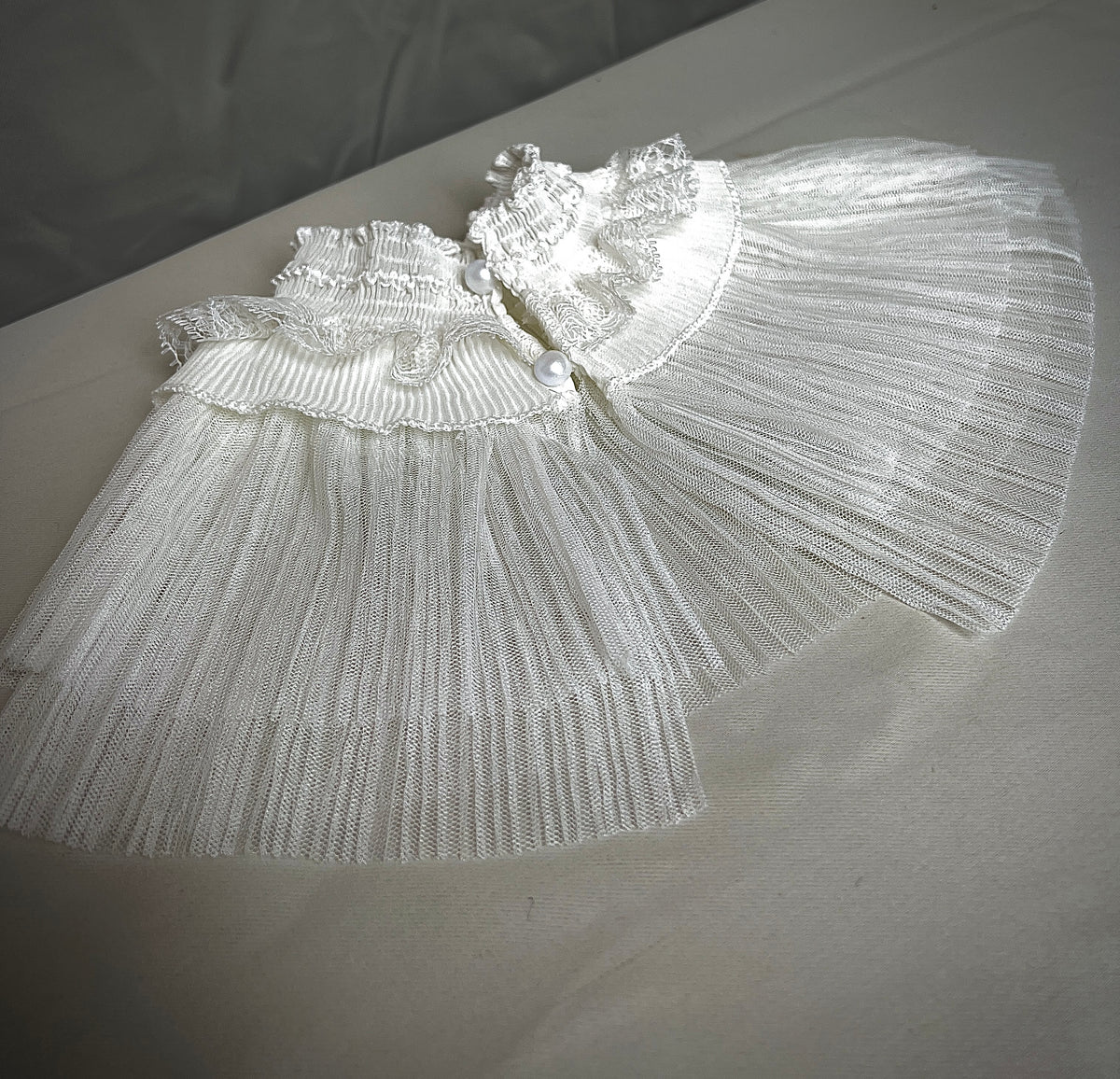 Tutu collar for a retro design garment