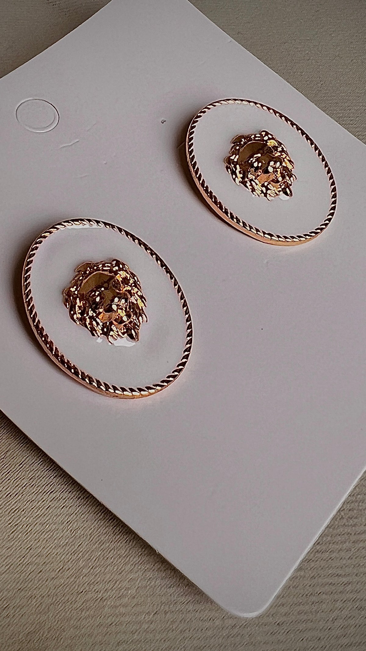 White and gold retro earrings