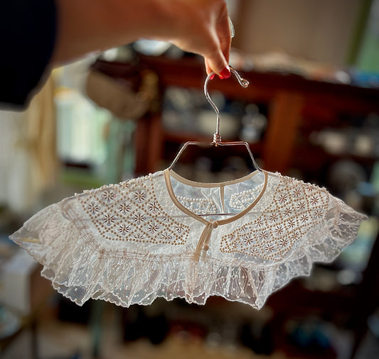 Lace collar sewn with beads and pearls