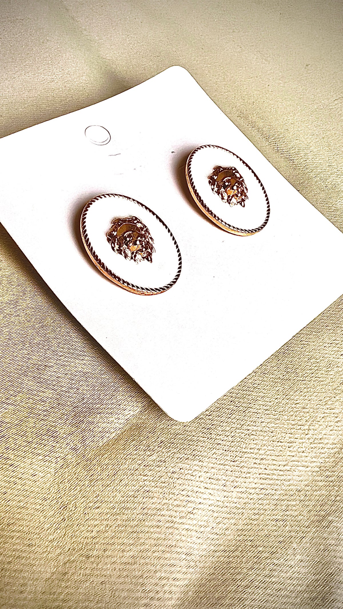 White and gold retro earrings