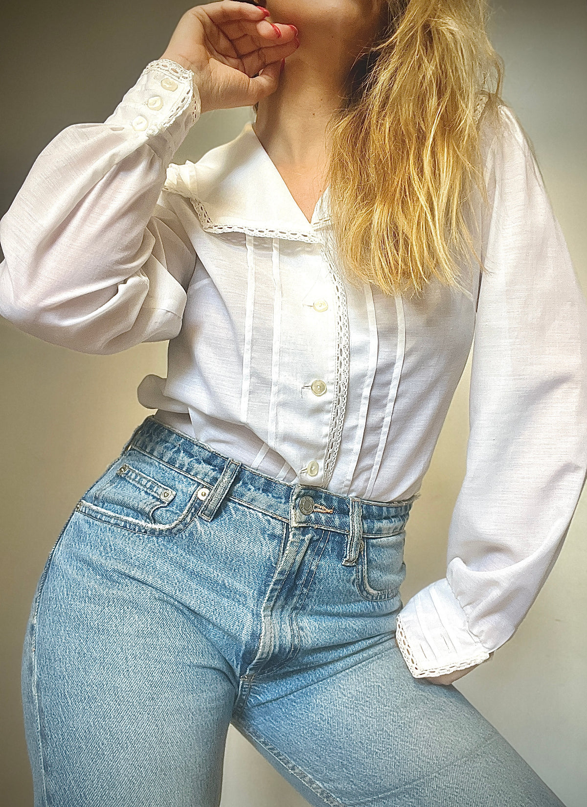 Vintage white square collar shirt