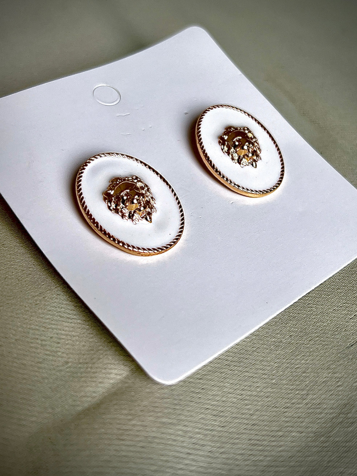 White and gold retro earrings