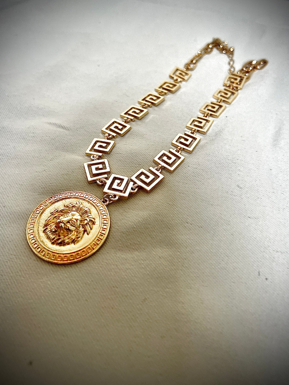 Retro gold plating necklace