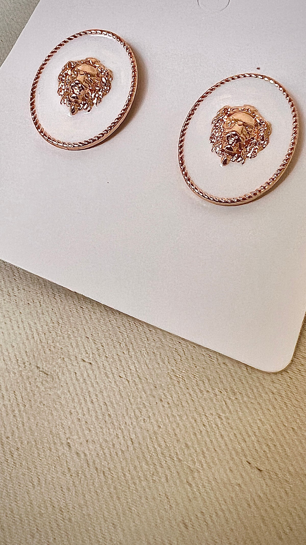 White and gold retro earrings