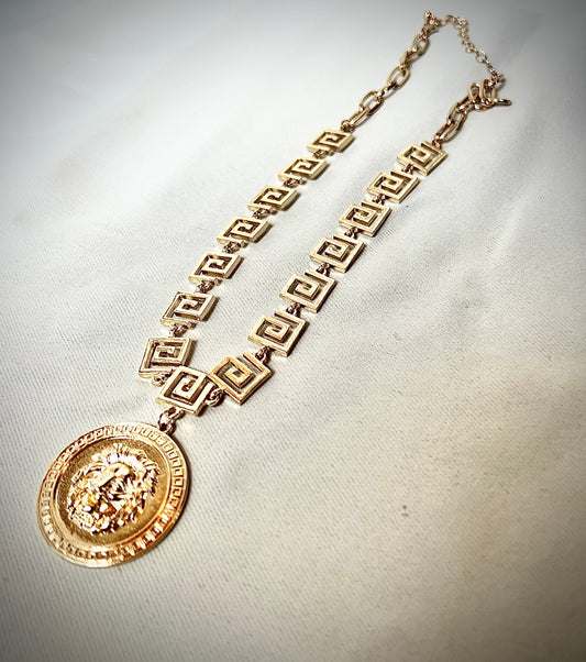 Retro gold plating necklace
