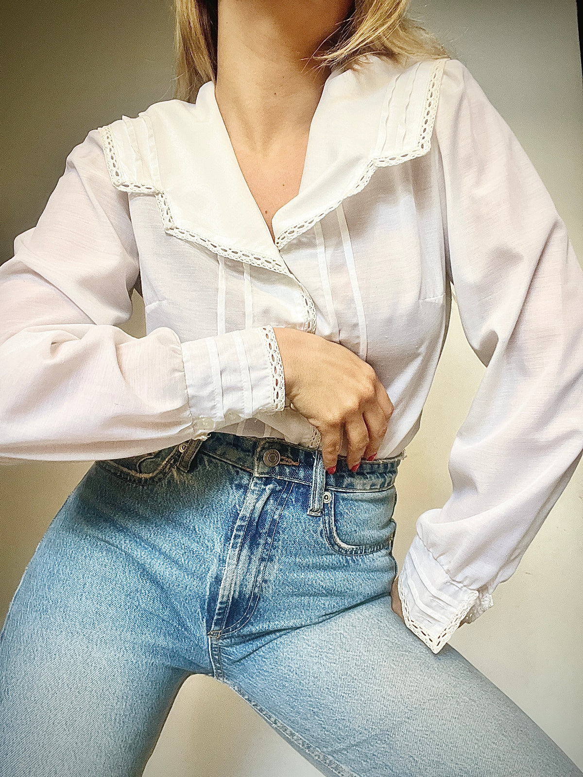 Vintage white square collar shirt