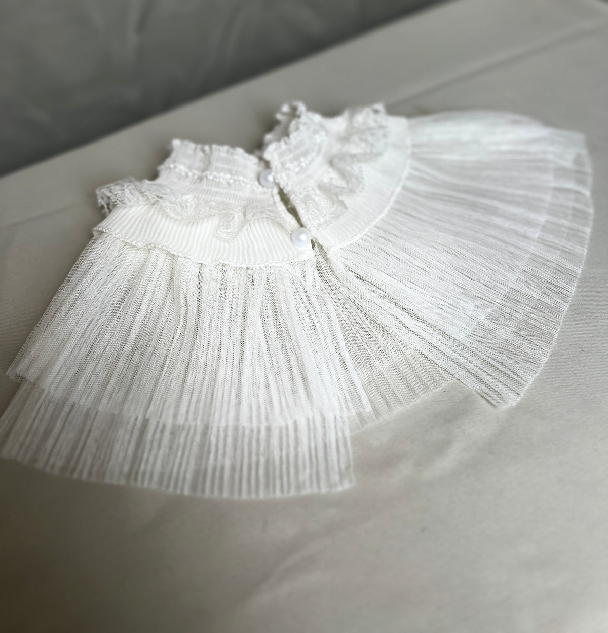 Tutu collar for a retro design garment
