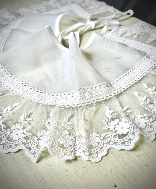 Large white collar combined with handmade lace