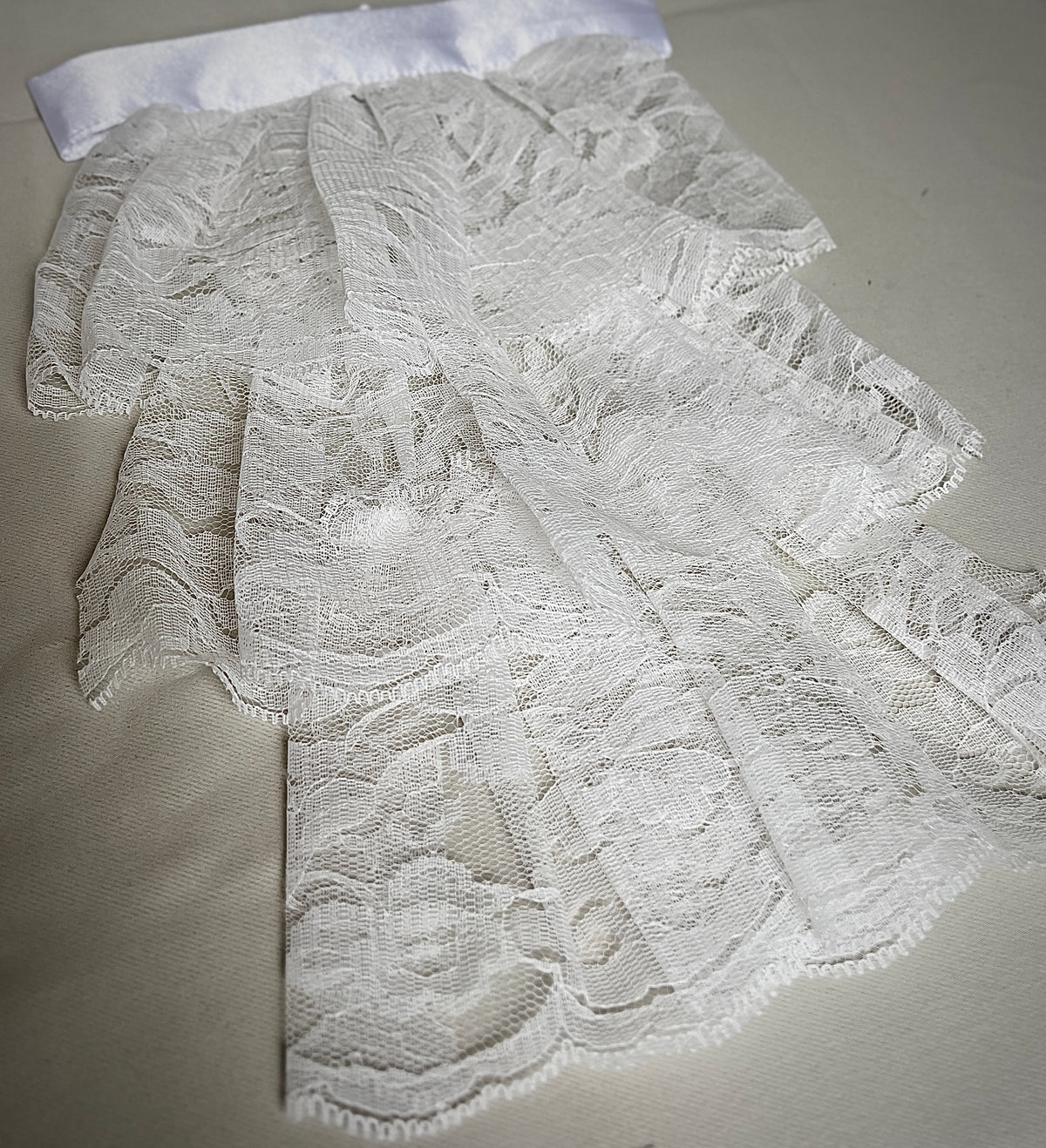 Louis vintage lace collar