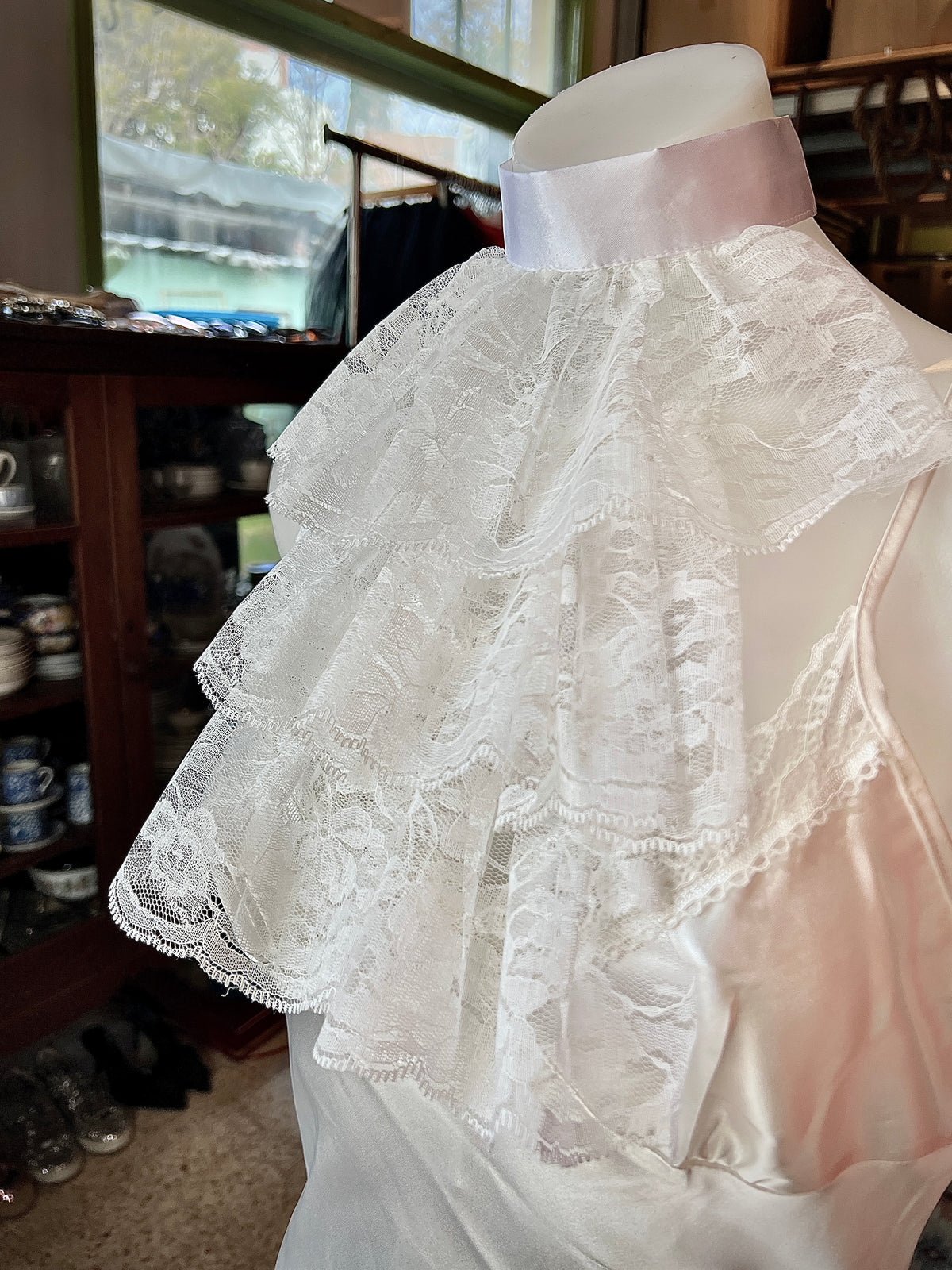Louis vintage lace collar