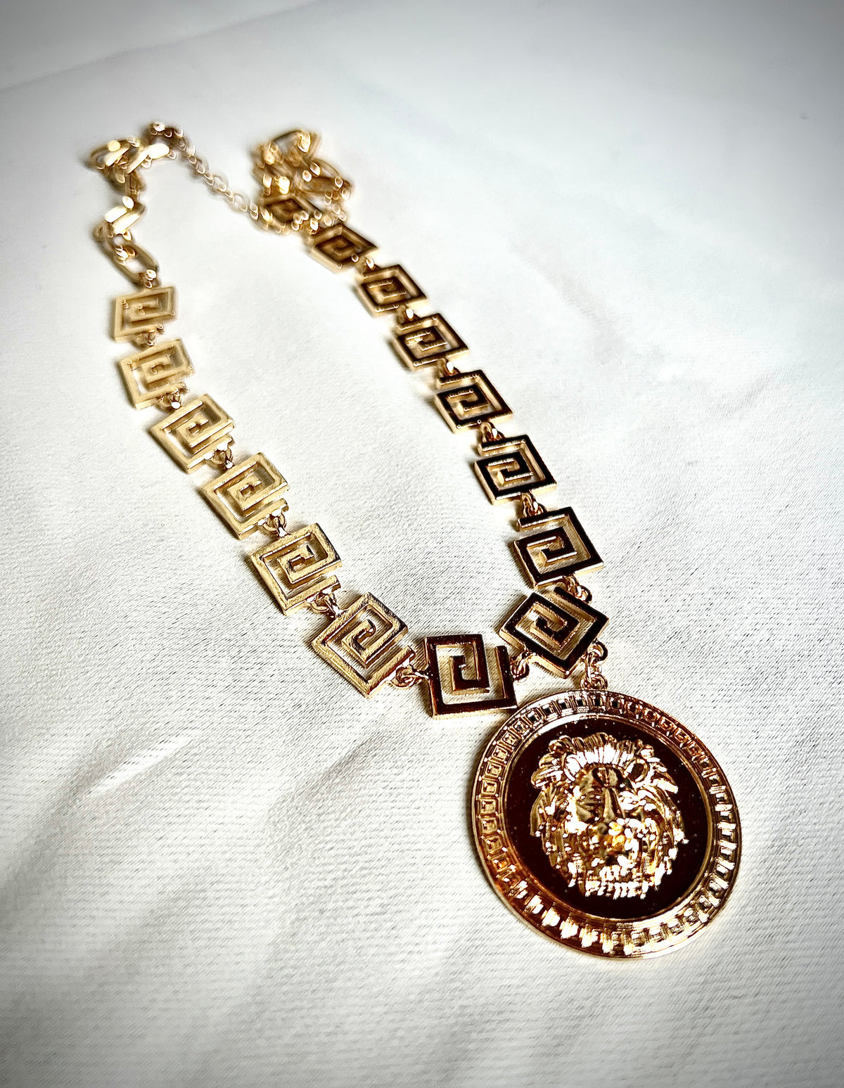 Retro gold plating necklace