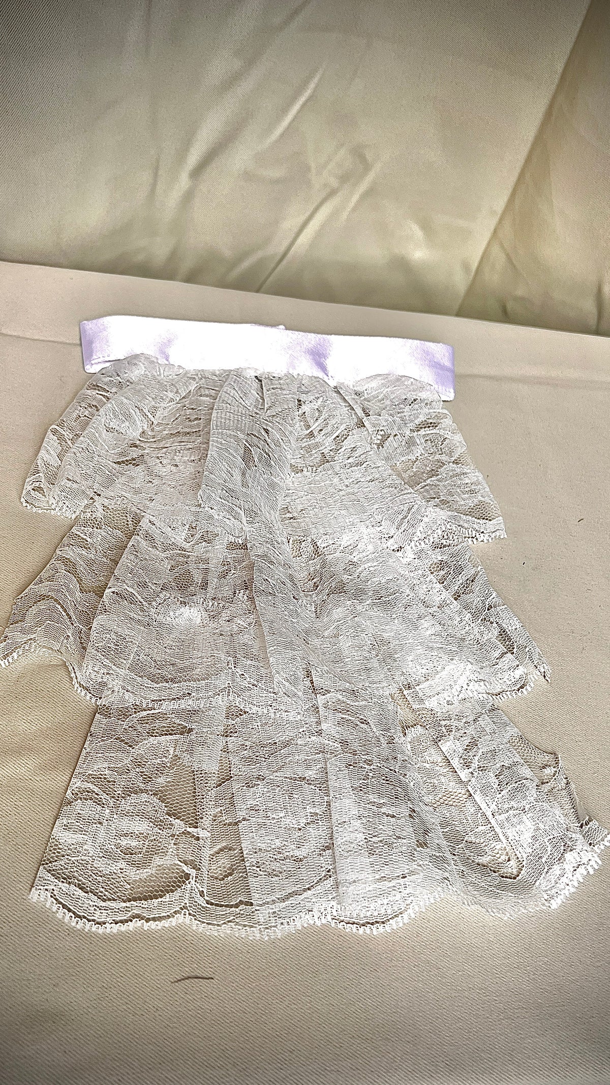 Louis vintage lace collar