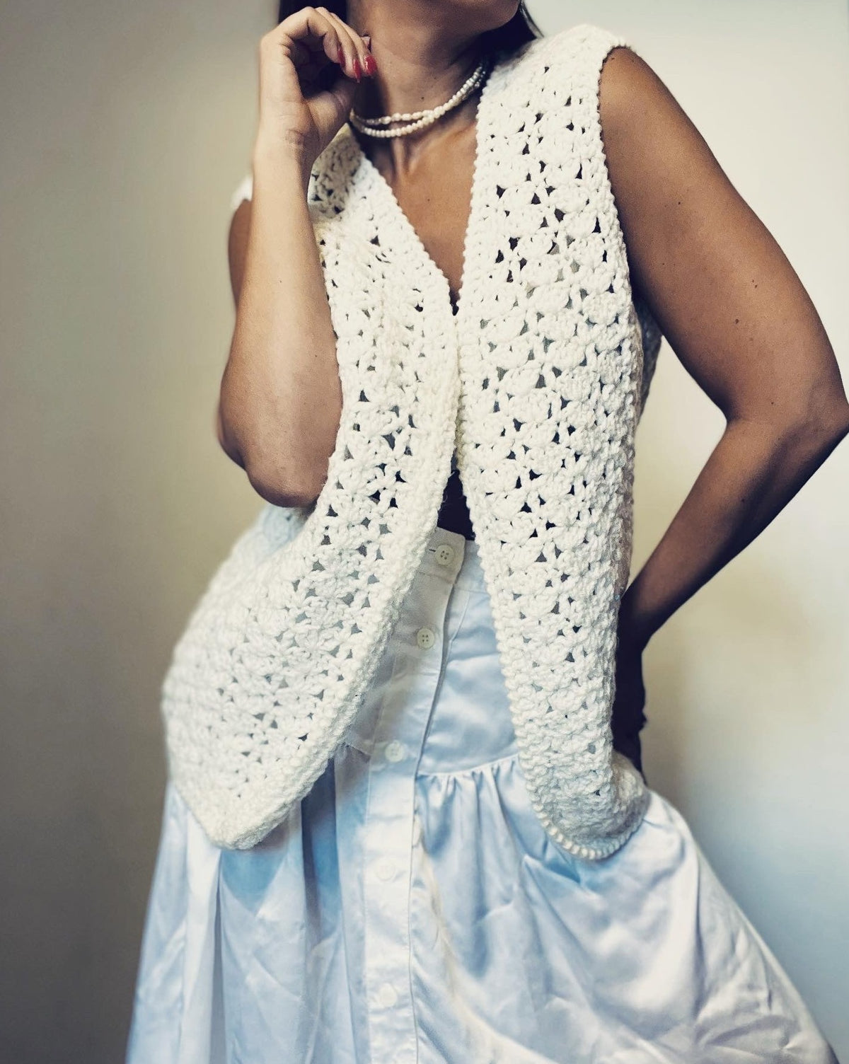 No-Sleeves Cream Knitted Vest