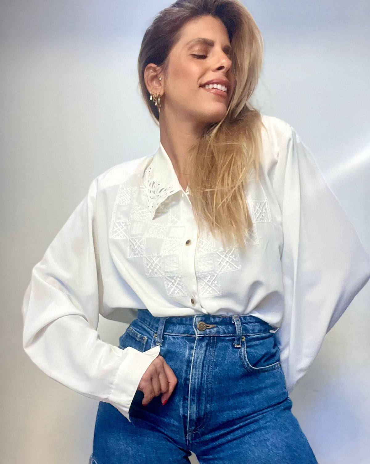 Ora's Classic White Tailored Square-Print shirt