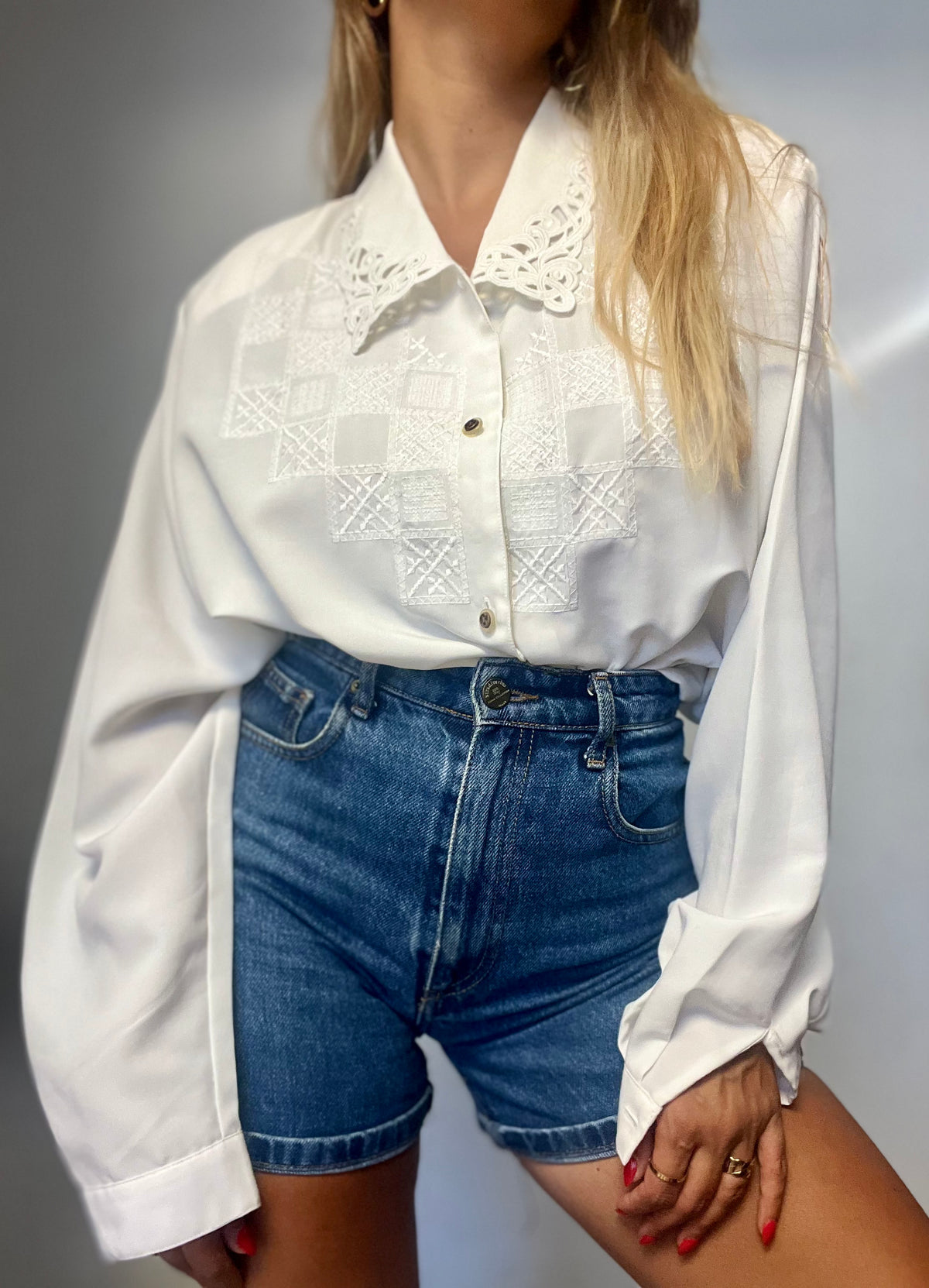 Ora's Classic White Tailored Square-Print shirt