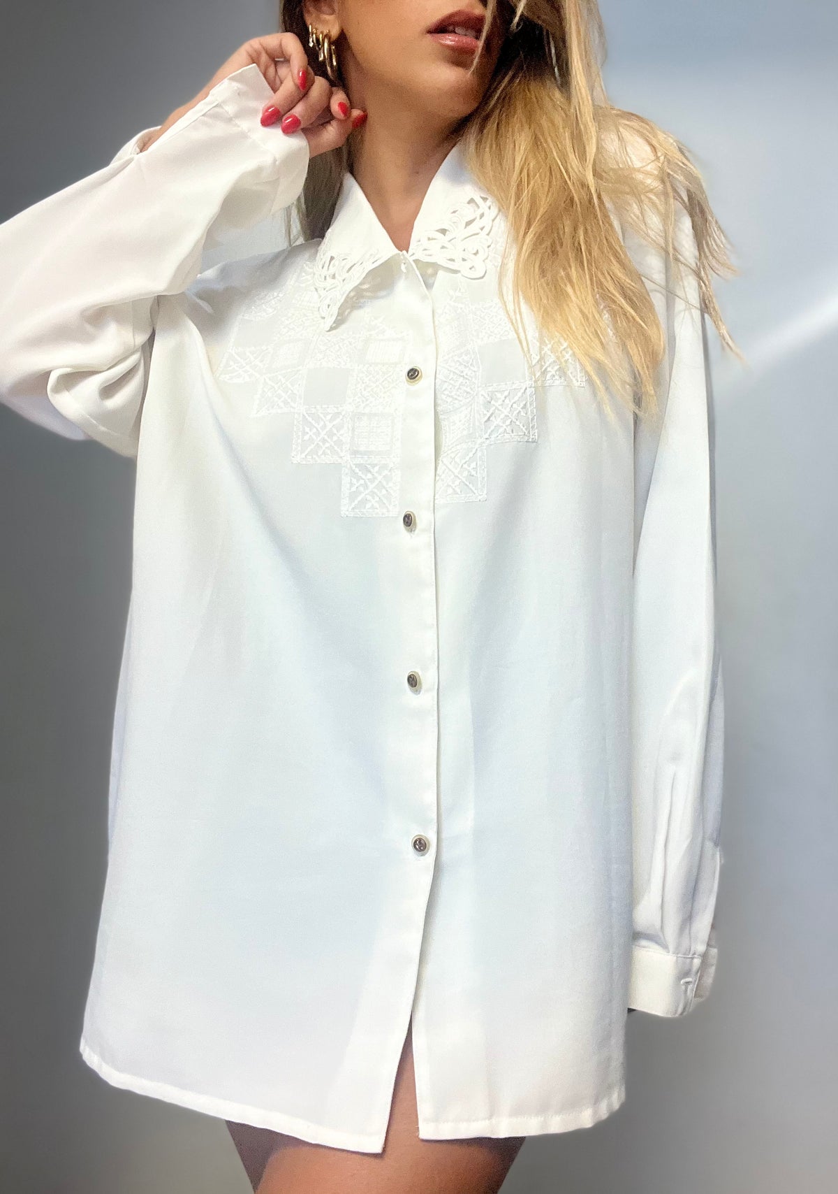 Ora's Classic White Tailored Square-Print shirt